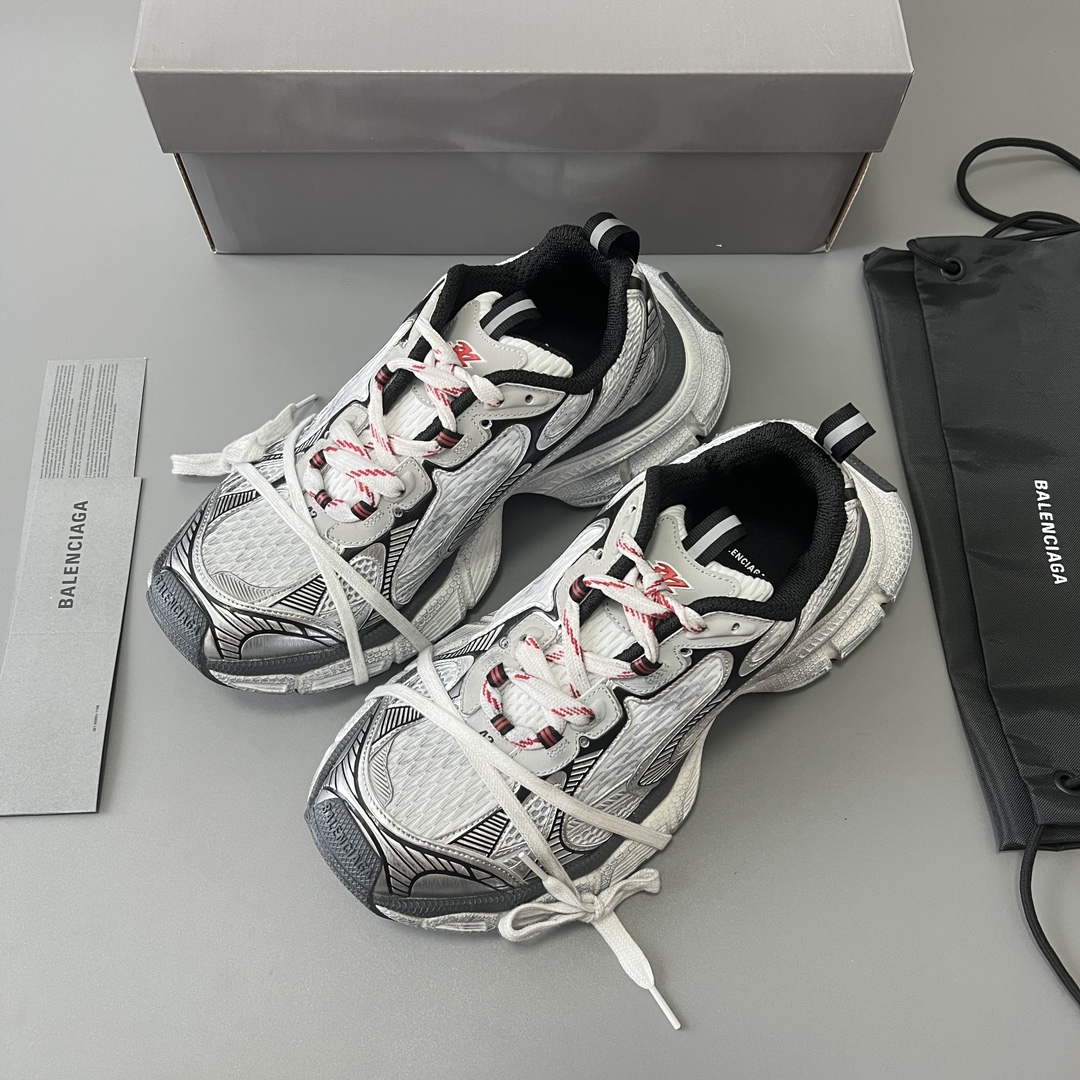 Balenciaga 纯 本Balenciaga Phantom Sneaker 巴黎世家全新做旧十代白银红潮流跑鞋 在延续 Track Trainer 户外轮廓和复杂鞋面结构的同时