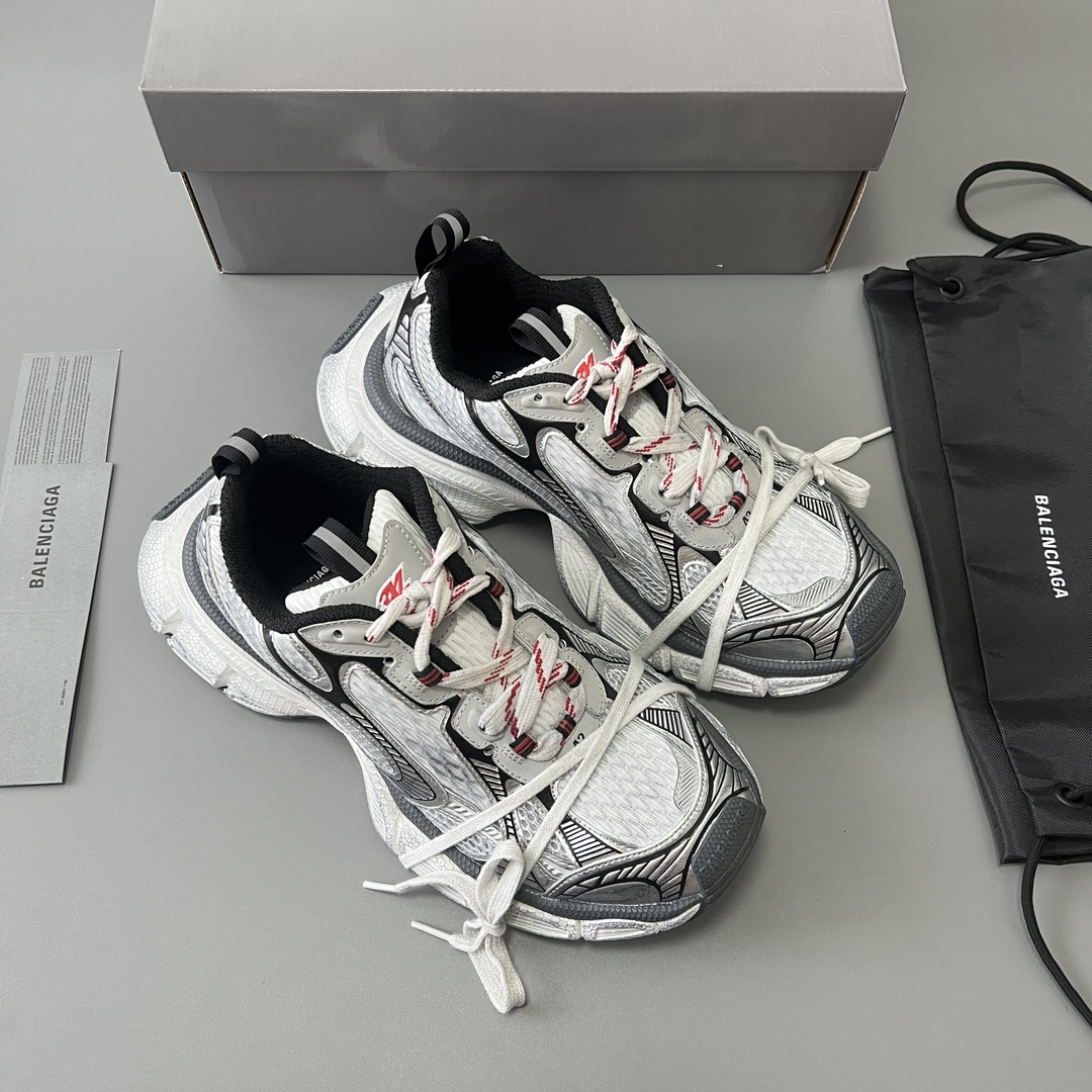 Balenciaga 纯 本Balenciaga Phantom Sneaker 巴黎世家全新做旧十代白银红潮流跑鞋 在延续 Track Trainer 户外轮廓和复杂鞋面结构的同时