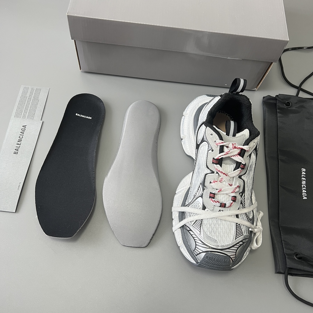 Balenciaga 纯 本Balenciaga Phantom Sneaker 巴黎世家全新做旧十代白银红潮流跑鞋 在延续 Track Trainer 户外轮廓和复杂鞋面结构的同时