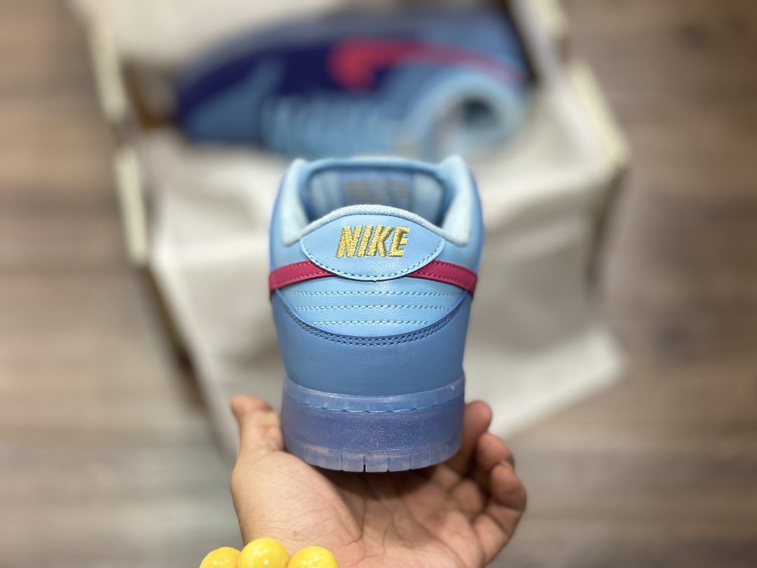 220 NIKE SB Dunk Low 低帮休闲运动鞋 DO9404-400