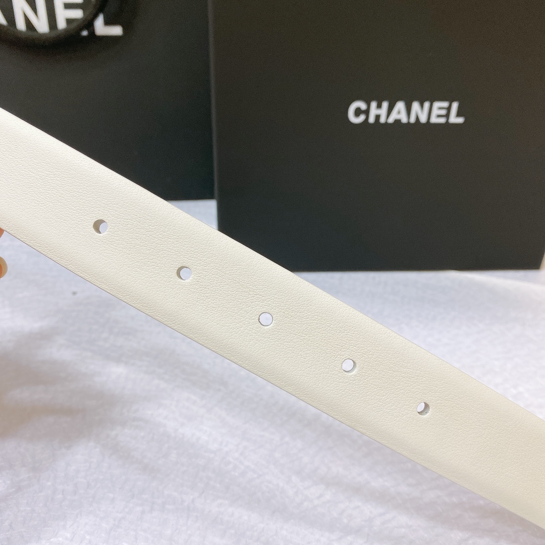 chanel23s独家首发原版小牛皮金色金属与小牛皮白与土黄旋转五金一带两用简单优雅知性的搭配3.0cm