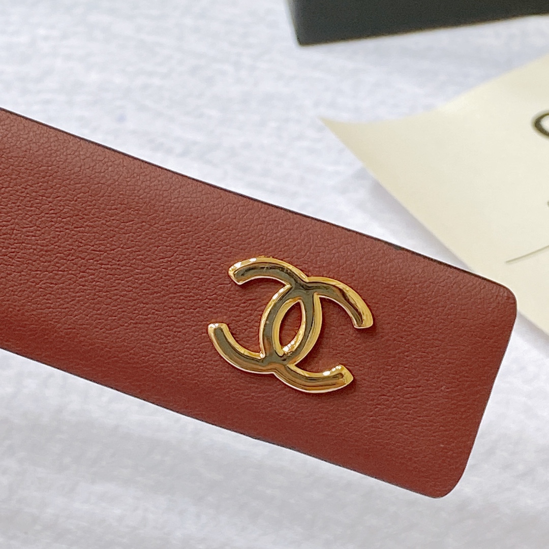 chanel23s独家首发原版小牛皮金色金属与小牛皮白与土黄旋转五金一带两用简单优雅知性的搭配3.0cm