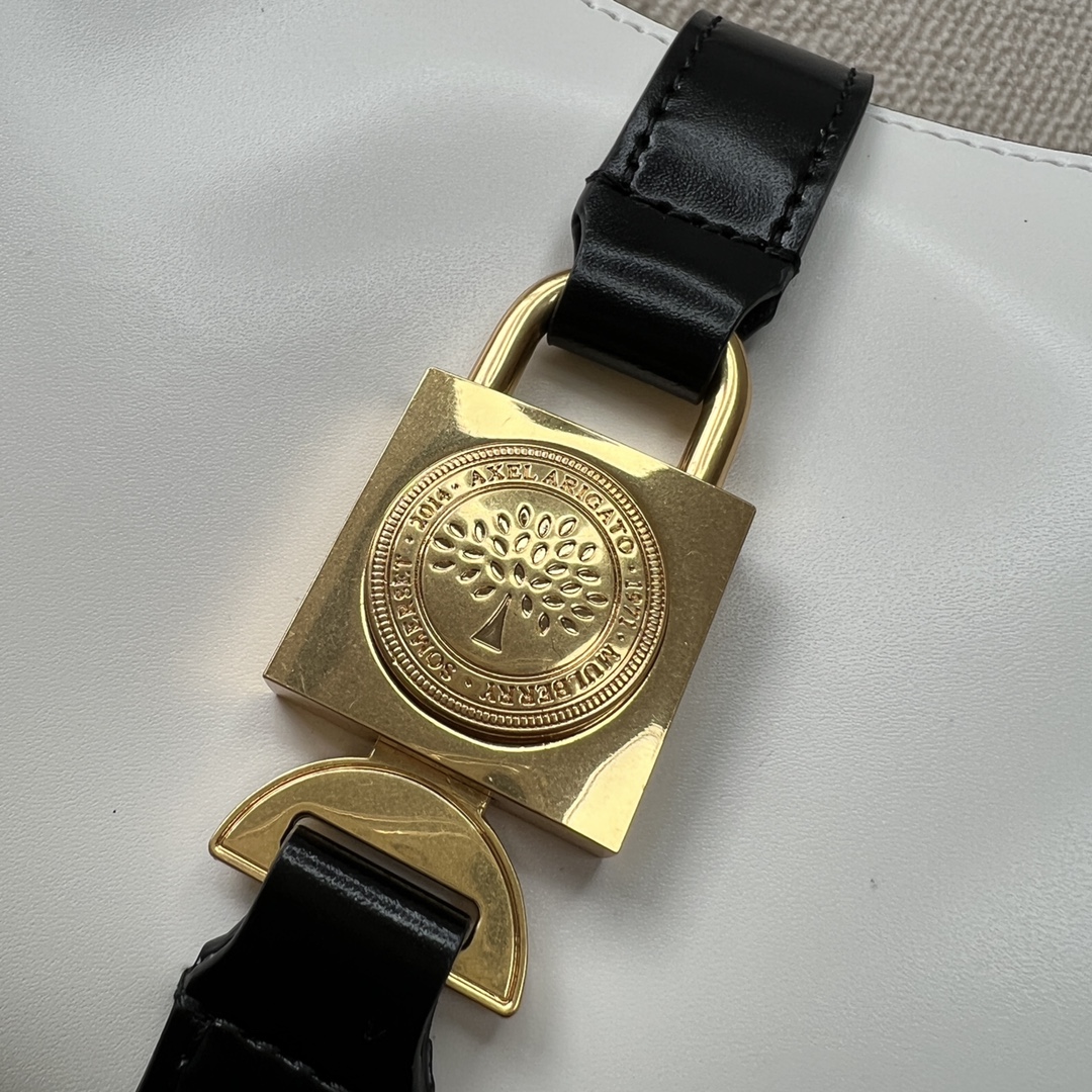 The latest Mulberry armpit bag is on sale at the counter