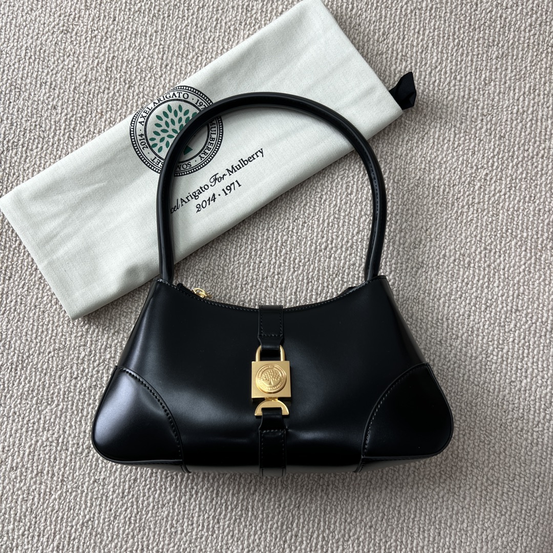 The latest Mulberry armpit bag is on sale at the counter
