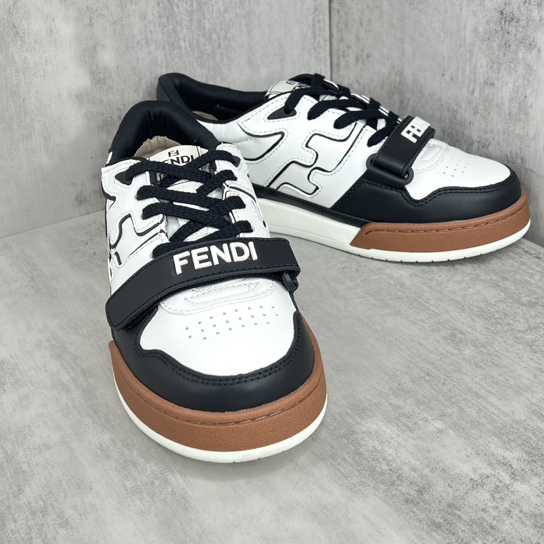 Fendi 新款上架 (莞产 ) Fendi 芬迪 23ss魔术贴 休闲鞋FENDI芬迪match最新 运动鞋 设计师Kim Jones打造的首款运动鞋fendi match 和LV驴牌的Trainer篮球运动鞋 鞋型差不多 添加了FF 的设计 鞋面采用麂皮和皮革拼接组合 侧面凸起的双F logo内里采用毛巾绒里 / 男款39-45
