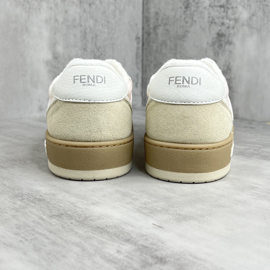 Fendi 新款上架 (莞产 ) Fendi 芬迪23ss 休闲鞋FENDI芬迪match最新 运动鞋 设计师Kim Jones打造的首款运动鞋fendi match 和LV驴牌的Trainer篮球运动鞋 鞋型差不多 添加了FF 的设计 鞋面采用麂皮和皮革拼接组合 侧面凸起的双F logo内里采用毛巾绒里 / 男款39-45