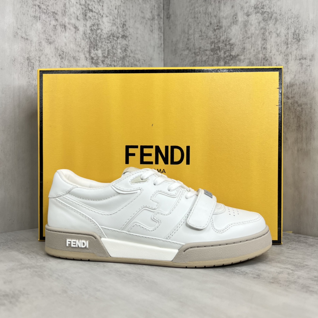 Fendi 新款上架 (莞产 ) Fendi 芬迪 23ss魔术贴 休闲鞋FENDI芬迪match最新 运动鞋 设计师Kim Jones打造的首款运动鞋fendi match 和LV驴牌的Trainer篮球运动鞋 鞋型差不多 添加了FF 的设计 鞋面采用麂皮和皮革拼接组合 侧面凸起的双F logo内里采用毛巾绒里 / 男款39-45