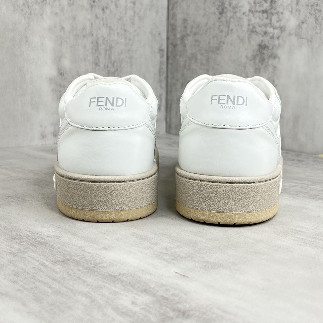 Fendi 新款上架 (莞产 ) Fendi 芬迪 23ss魔术贴 休闲鞋FENDI芬迪match最新 运动鞋 设计师Kim Jones打造的首款运动鞋fendi match 和LV驴牌的Trainer篮球运动鞋 鞋型差不多 添加了FF 的设计 鞋面采用麂皮和皮革拼接组合 侧面凸起的双F logo内里采用毛巾绒里 / 男款39-45