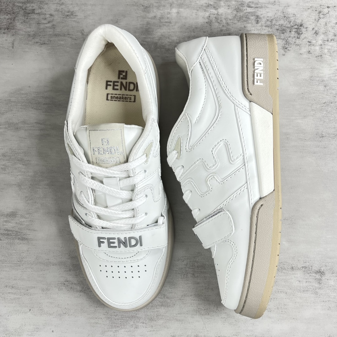 Fendi 新款上架 (莞产 ) Fendi 芬迪 23ss魔术贴 休闲鞋FENDI芬迪match最新 运动鞋 设计师Kim Jones打造的首款运动鞋fendi match 和LV驴牌的Trainer篮球运动鞋 鞋型差不多 添加了FF 的设计 鞋面采用麂皮和皮革拼接组合 侧面凸起的双F logo内里采用毛巾绒里 / 男款39-45