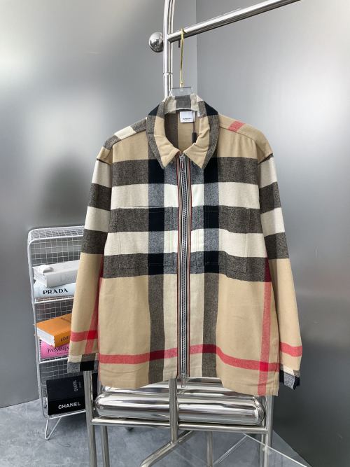Burberry Wool Blend Plaid Zip-Up Jacket, Casual Commute Style, Unisex Design 1 Burberry Wool Blend Plaid Zip-Up Jacket, Casual Commute Style, Unisex Design