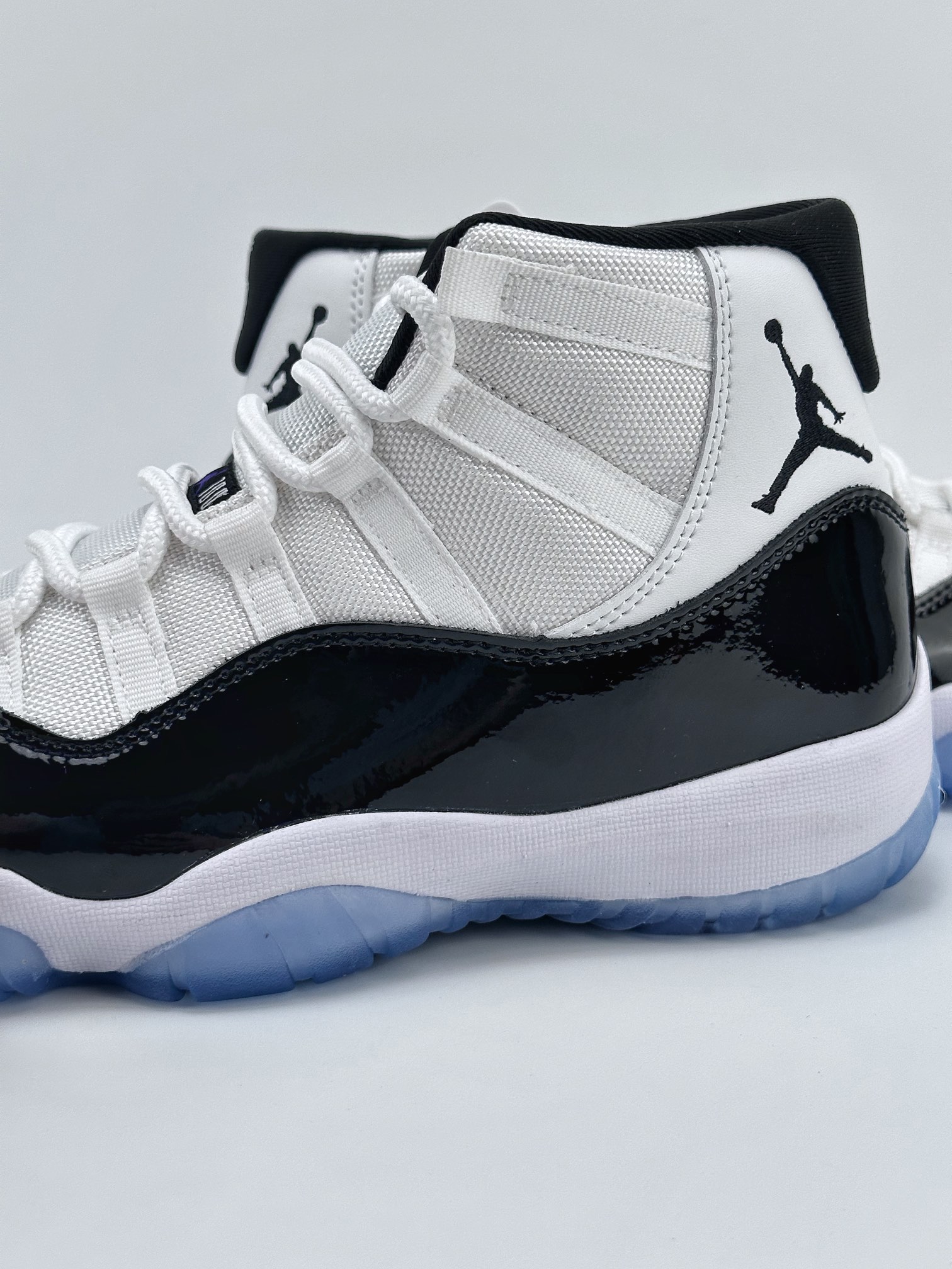 Air Jordan 11 High ”Concord” 康扣 528895-153