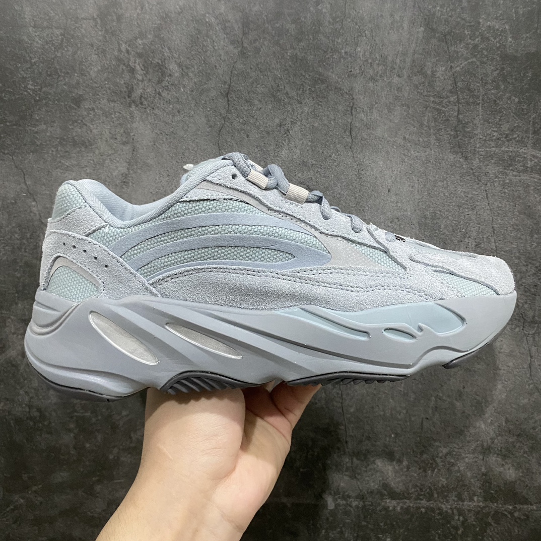 [LW version] Yeezy 700v2 Hospital Blue Hospital Blue Haze Blue FV8424