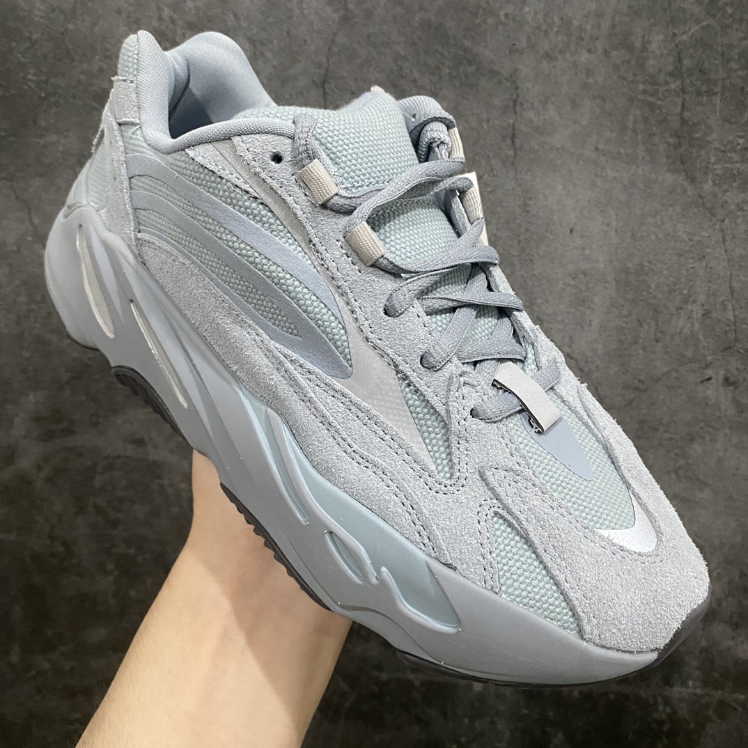 [LW version] Yeezy 700v2 Hospital Blue Hospital Blue Haze Blue FV8424