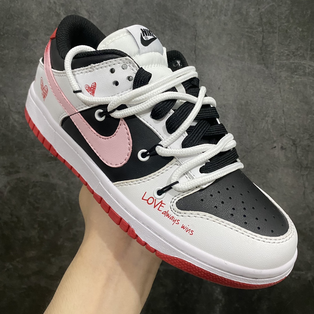 【神版】Nike SB Dunk Low”White/Black/Love”扣篮系列低帮休闲运动滑板板鞋“甜酷白黑粉红爱心绑绳”FD9762-061