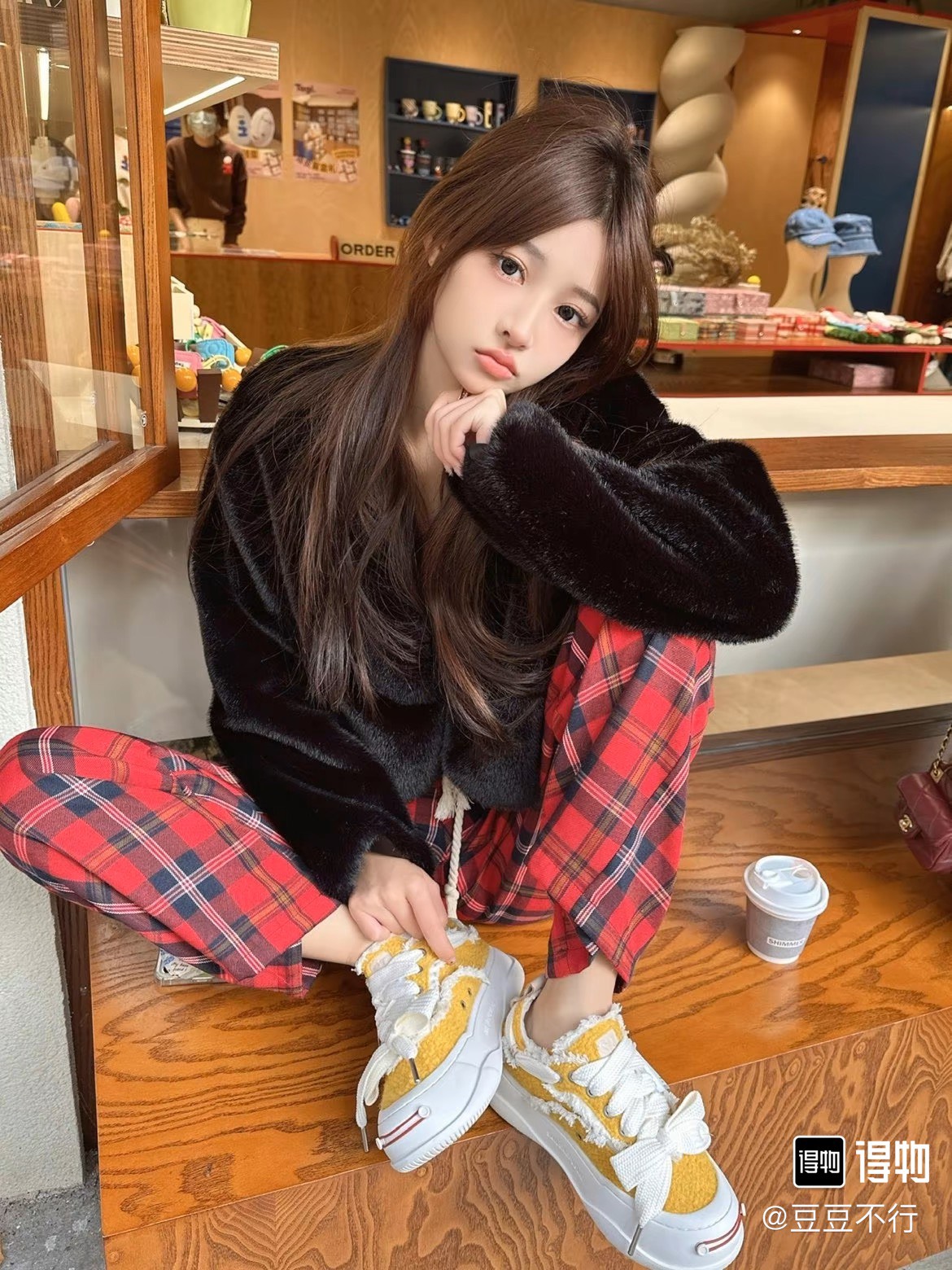 NO:273486,Selected outfits of internet celebrities,19860909网红明星穿搭精选,,Men's shoes