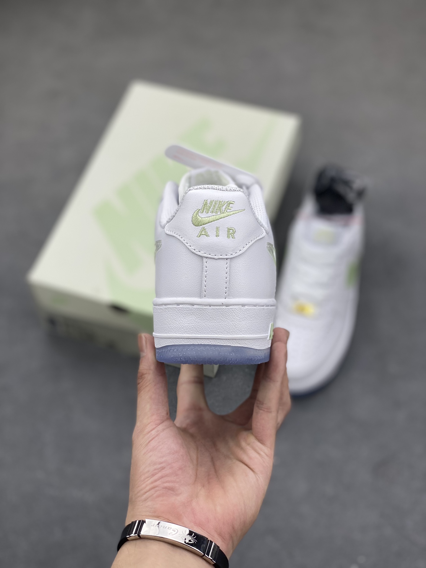 Nike Air Force 1 Low '07 'Gradient Green' Casual Sneakers 5 i1692657736 1513 3