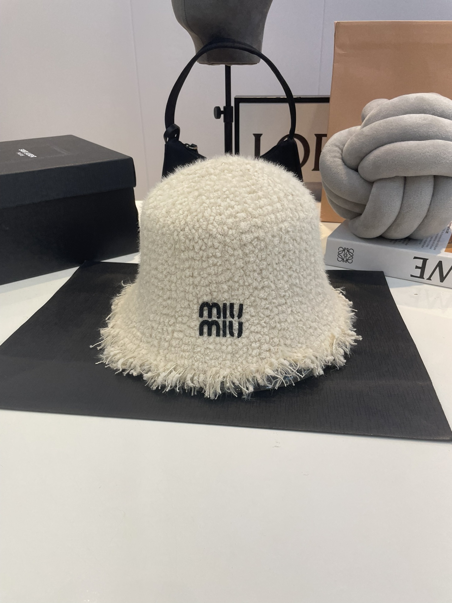 미우미우 모자 81129 Miu Miu Cap