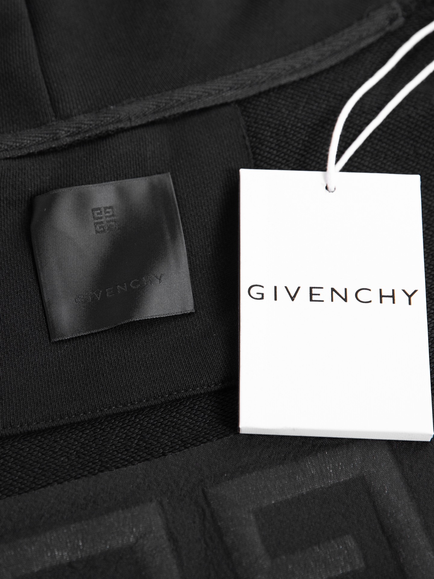 Givenchy’s High-Density Embroidery T-Shirt Collection in Black, Sizes XS-L - 图片 8