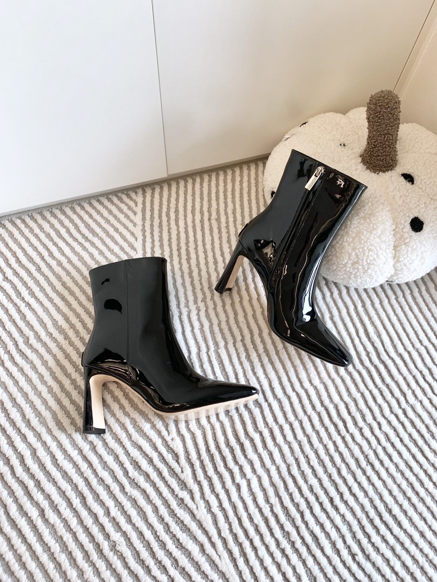 Jimmy Choo Classic Crude Boot Series: High-Quality, Limited Edition, Italy-Made. - 图片 5