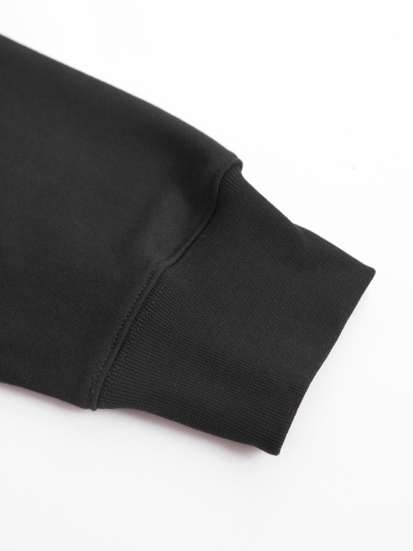 Givenchy’s Signature Fuzzy Circle Corset T-Shirt in Black: CJCR#Y125 - 图片 5