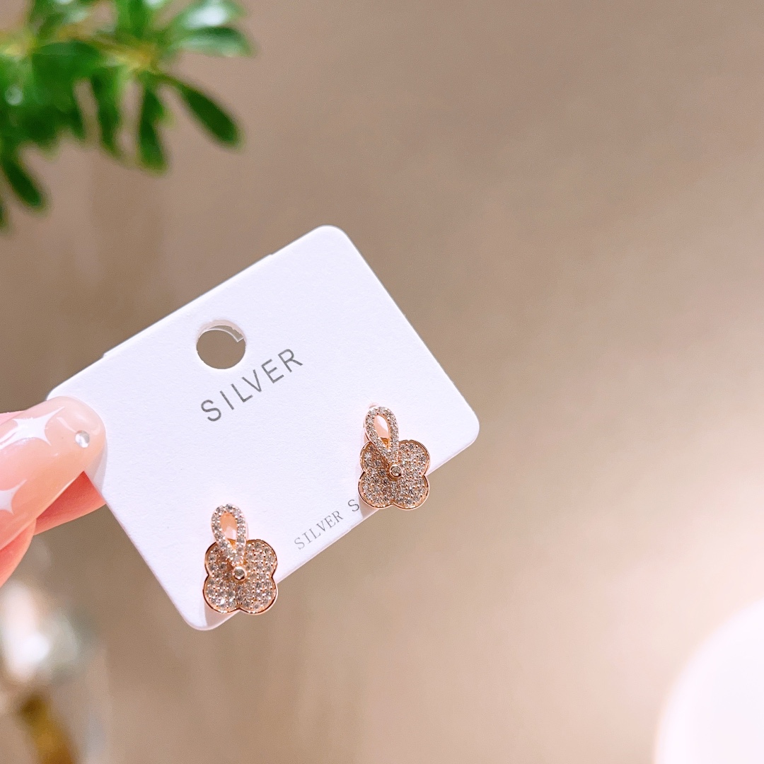 精巧純銀イヤリングシルバー 婚姻届提出