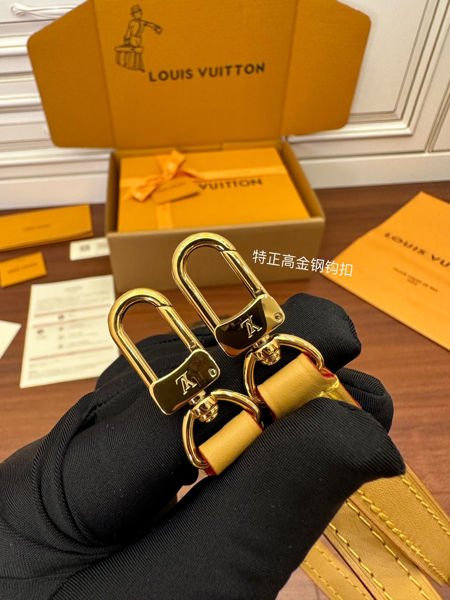 独家首发型号特正版M82335品质全面再次升级专柜同步电子芯片内码新礼盒礼品袋保护纸铜版电子标签合格证皮