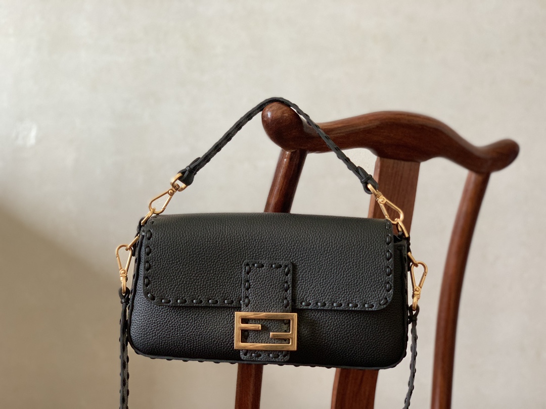 Fendi Product _dbyqfFFAfvKyF6BsiAC07aAou_FNVx12lnIZXig
