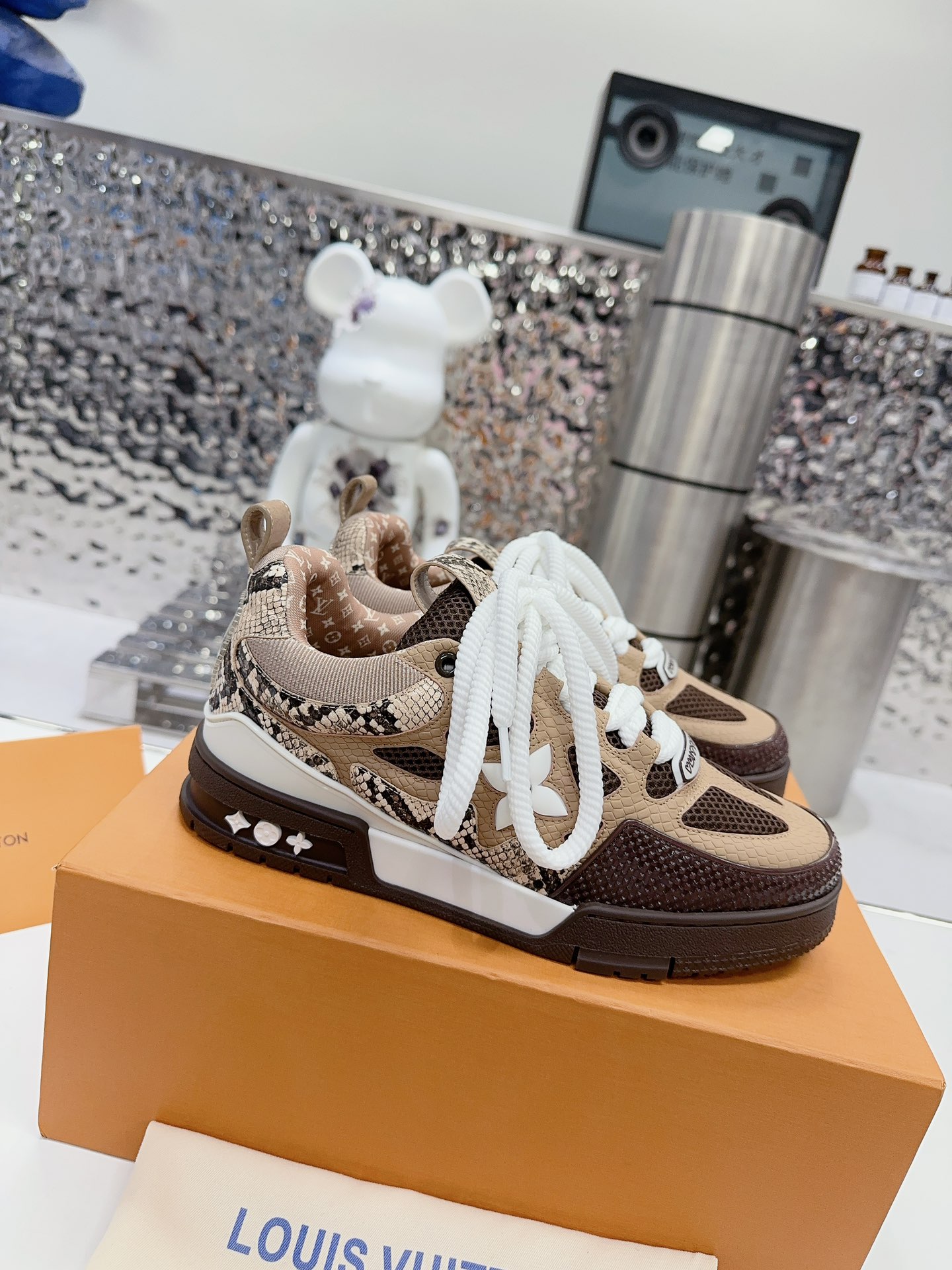 ： 𝙇𝙑 𝟐𝟎𝟐𝟑/𝐒𝐒 𝐧 𝐞𝐰 Louis Vuitton Walking Skateboarding Shoes Explosion, El LOUIS VUITTON T