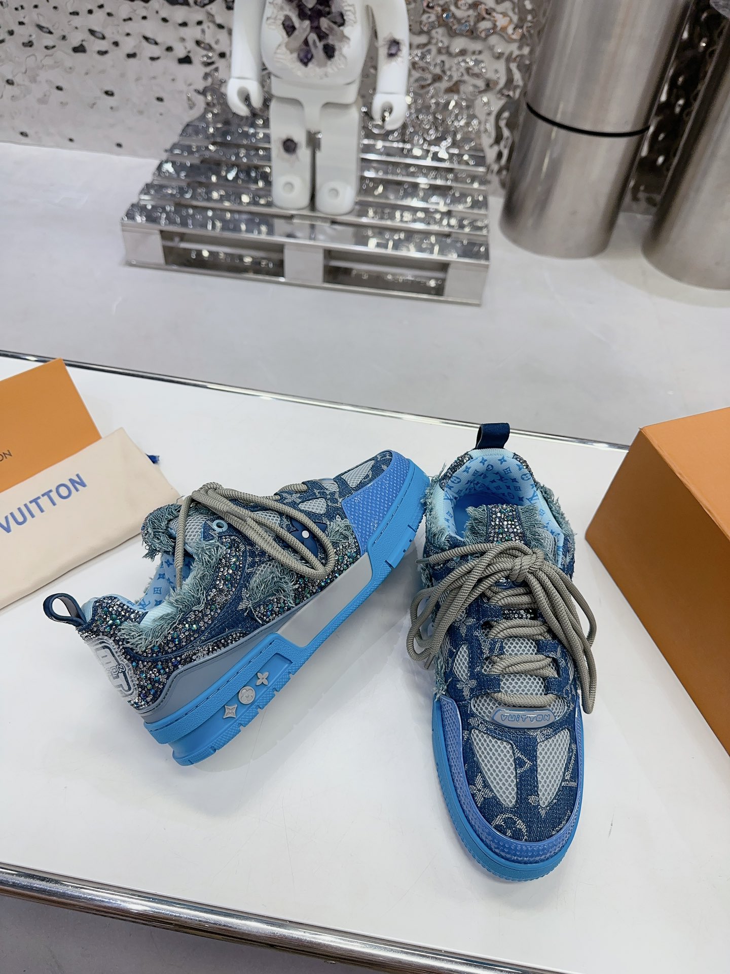 ：【】 𝙇𝙑 𝟐𝟎𝟐𝟑/𝐒𝐒 𝐧𝐞𝐰 Louis Vuitton Walking Skateboarding Shoes Popping up, las LOUIS VUITTO