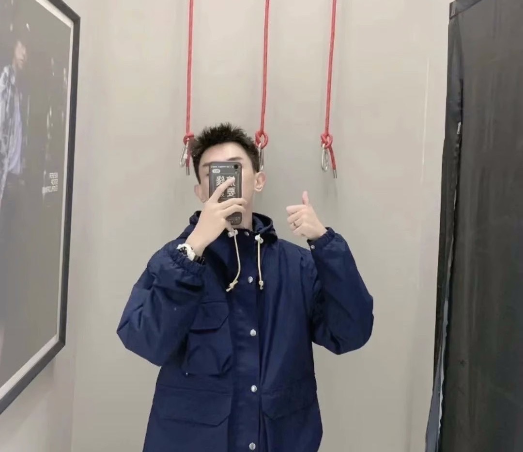 供货价:105💰『福建实体款』宝龙商城特别供应,高质量工艺细节拉满,原包装+原吊牌 【HSP-2313】
 
初秋工装新品❗TNF户外防风防水工装夹克外套！男女同款！

北脸家硬货来了，老渠道，贸易公司正货，同步至少1000+！

走路都带骨子里的自由 随性 帅气和不羁⚠️

防风防晒两不误 做个户外山系辣妹可好？