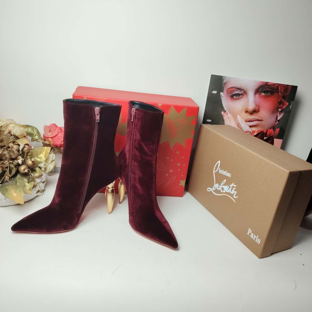 Glamorous Golden Heel: Egyptian-Inspired Velvet Boots in Black and Wine Red - 图片 8