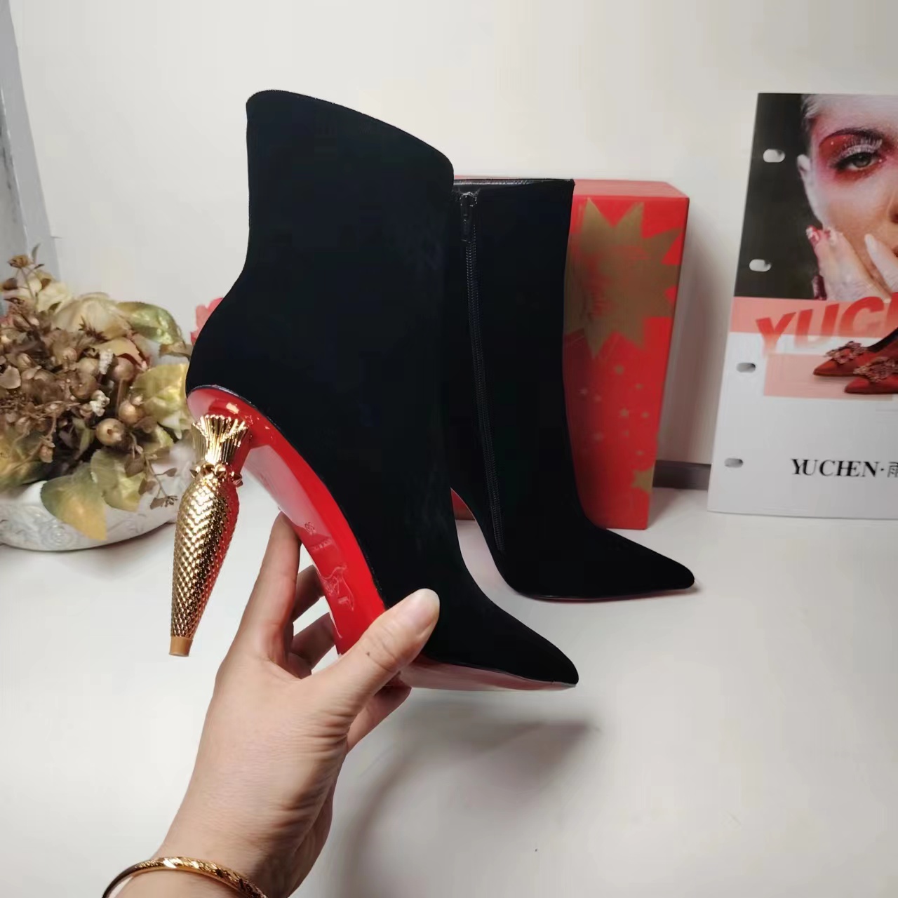 Glamorous Egyptian-inspired Golden Heel Boots with Velvet Material and 10cm Height - 图片 5