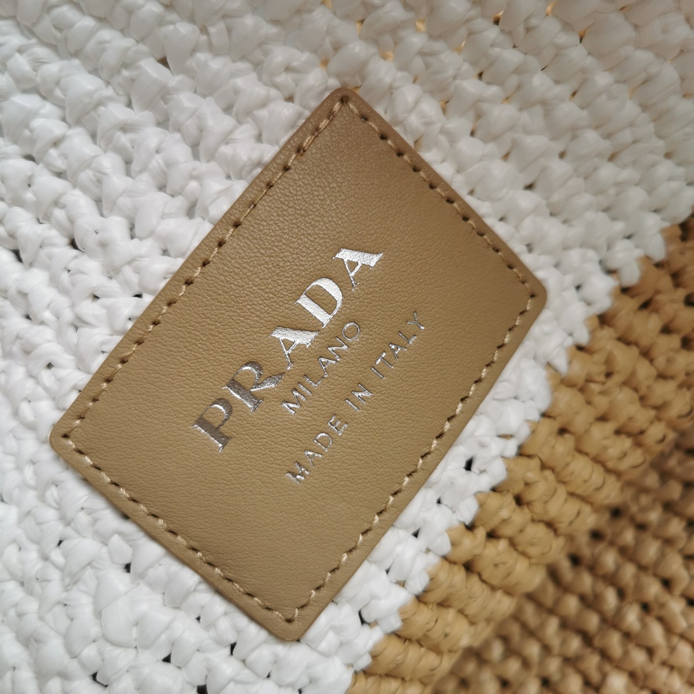 Goyard 新款 纤维托特包 1BG442 这款纤维托特包采用进口拉菲草设计