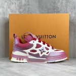 🔥New model on the shelves🔥The top version of Louis Vuitton 23ss SK8 gradient bread skate shoes. Judging from the name, it is a new skate shoe. Compared with mid-to-high-top basketball shoes, this kind of casual sports shoes is the more preferred item by sneaker enthusiasts. The outside of the midsole of the shoe continues LV's three Logo patterns. There is a large four-leaf clover pattern on the side of the shoe, and there is a round cartoon font on the heel. Code number: 38-45 1 🔥New model on the shelves🔥The top version of Louis Vuitton 23ss SK8 gradient bread skate shoes. Judging from the name, it is a new skate shoe. Compared with mid-to-high-top basketball shoes, this kind of casual sports shoes is the more preferred item by sneaker enthusiasts. The outside of the midsole of the shoe continues LV’s three Logo patterns. There is a large four-leaf clover pattern on the side of the shoe, and there is a round cartoon font on the heel. Code number: 38-45