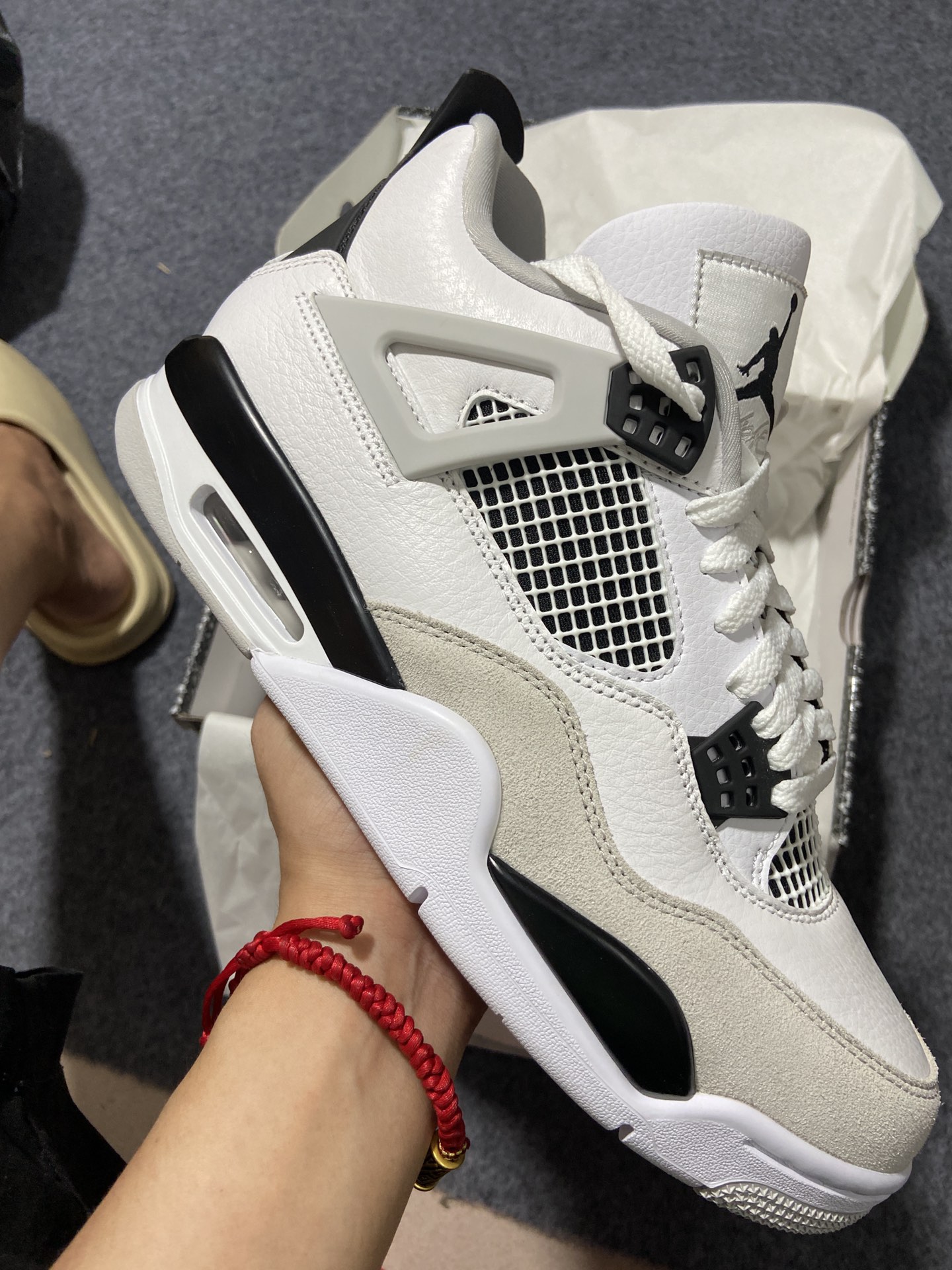 AJ4灰白黑尺码40-47.5总裁R