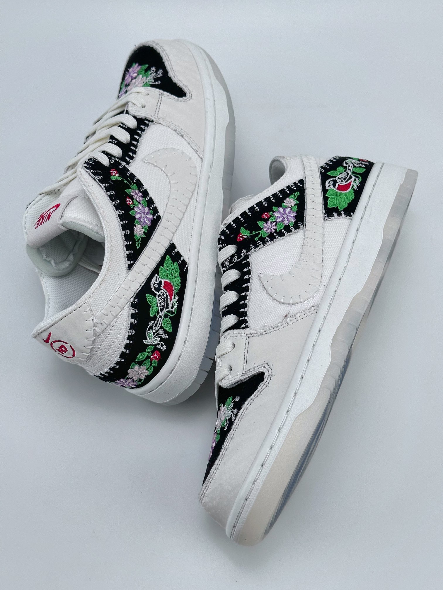 Nike SB Dunk Low Decon N7 Magpie Floral Embroidery Print FD6951-300