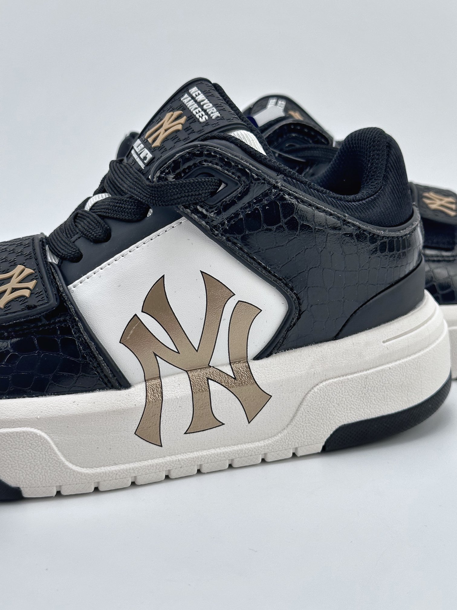 NY American Football Yankees MLB Big Ball Chunky A Running thick-soled daddy thick-soled casual sports jogging shoes 3ASXLMB3