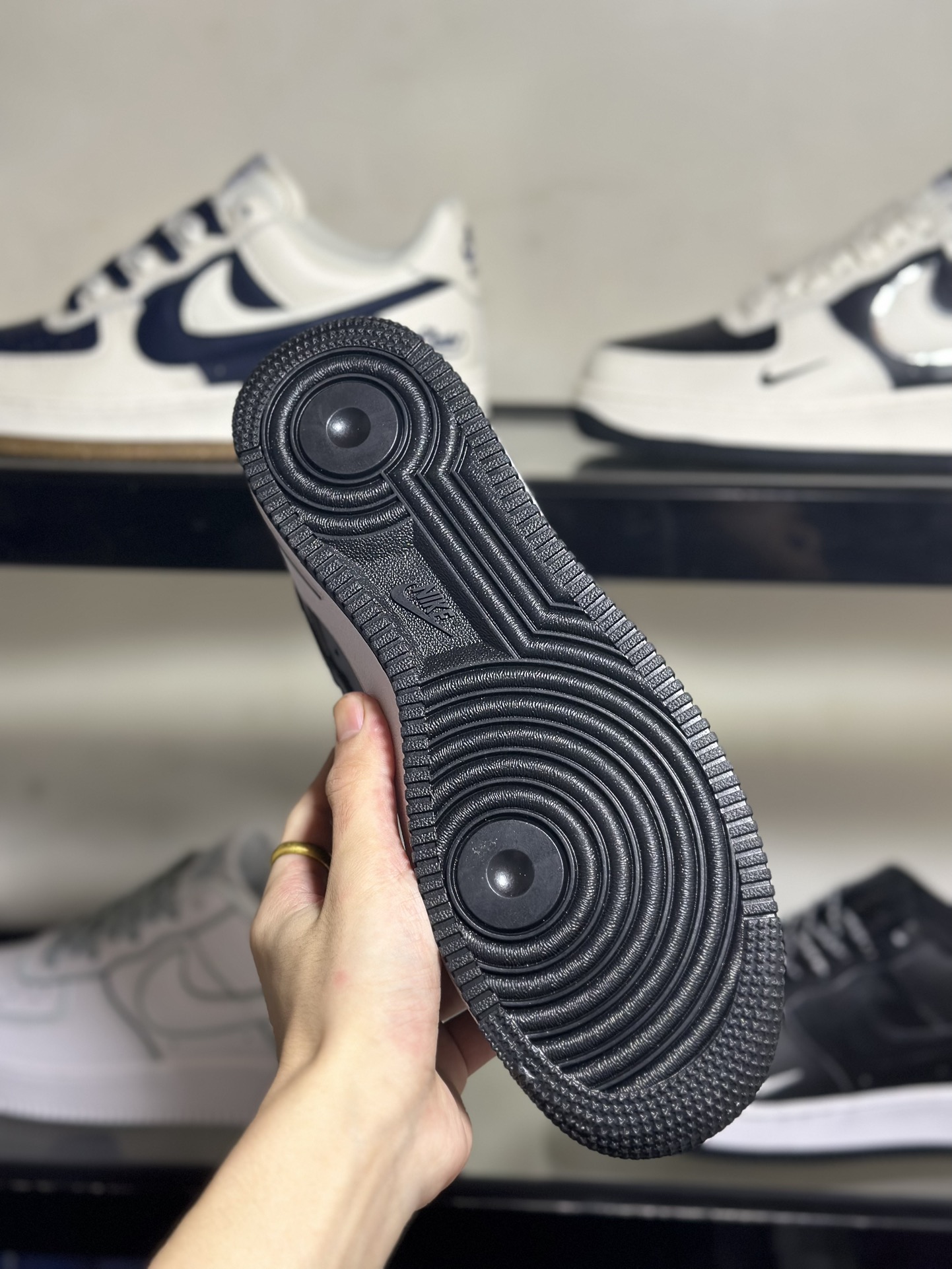 海外限量发售！公司级NIkeAirF