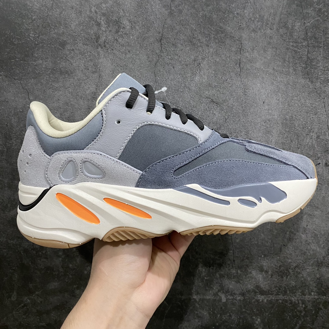 [LW version] Yeezy 700 Magnet Cement Gray FV9922