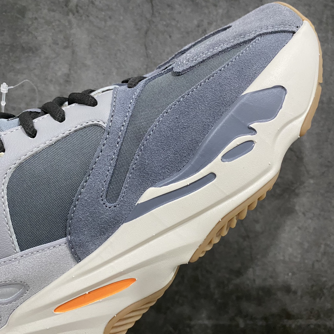 [LW version] Yeezy 700 Magnet Cement Gray FV9922