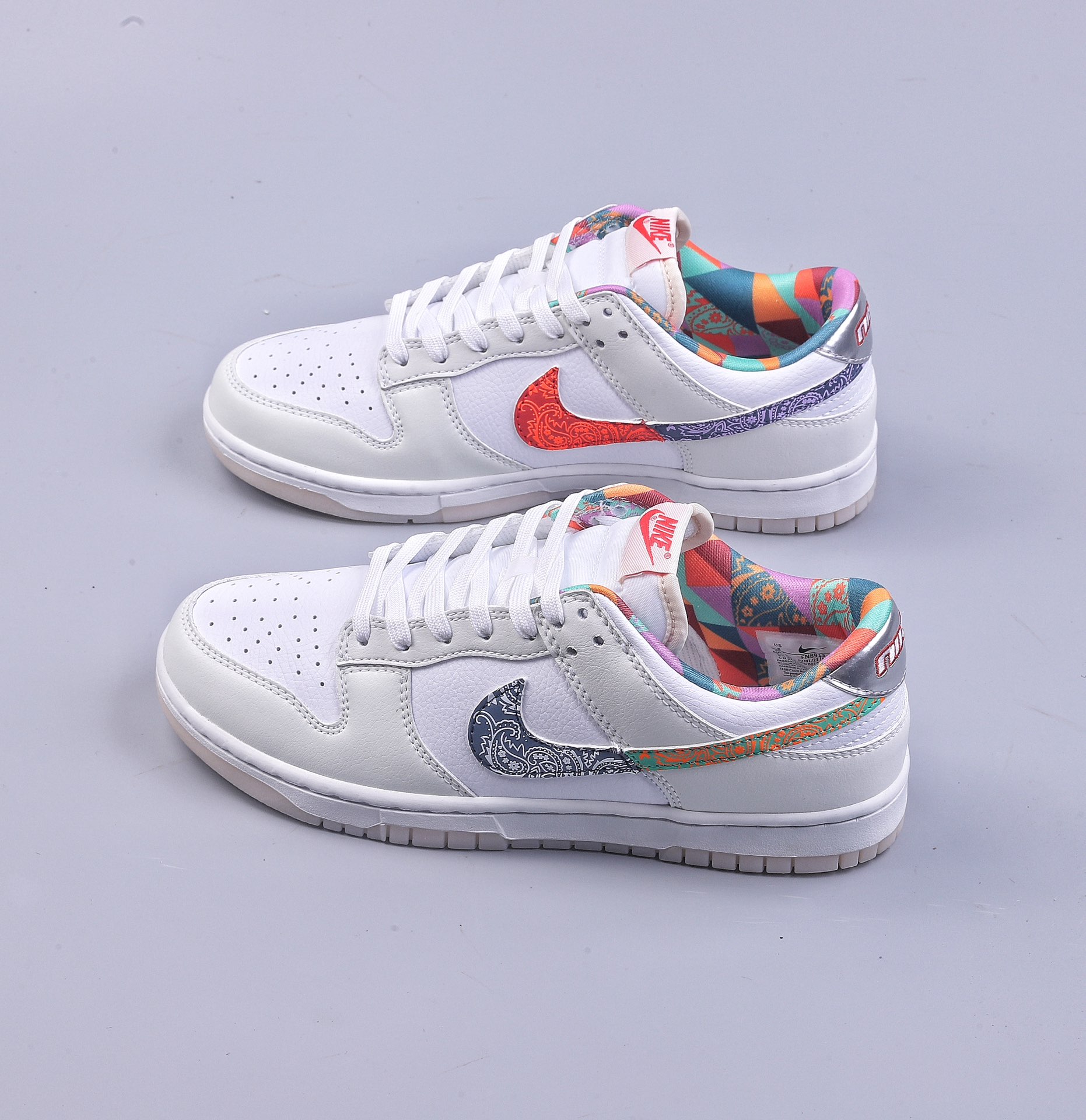 C NK DUNK SB Low Decon 白色七彩 FN8913-141