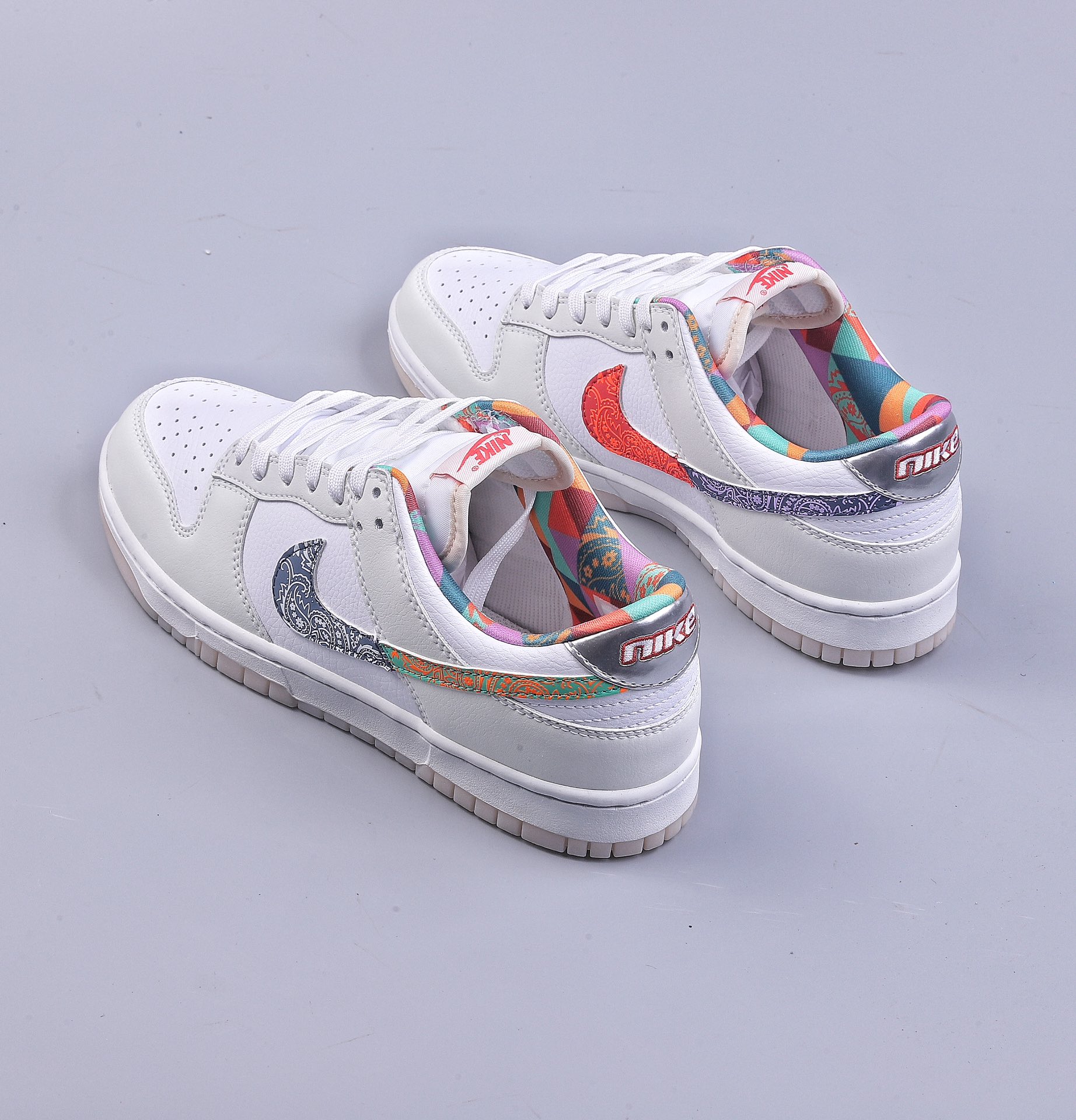 C NK DUNK SB Low Decon 白色七彩 FN8913-141