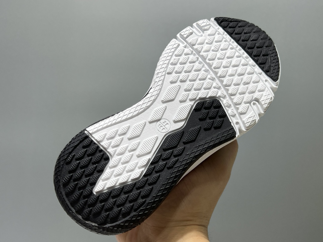 图片[5]-开春福利 A家新款网面魔术贴松紧带儿童运动鞋 尺码：26-37码 经典Adidas款式❤️ 网面拼接，透气又舒适☁️ 耐磨防滑大底，脚感超赞👍🏻-选品中心