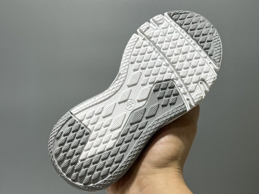 图片[5]-开春福利 A家新款网面魔术贴松紧带儿童运动鞋 尺码：26-37码 经典Adidas款式❤️ 网面拼接，透气又舒适☁️ 耐磨防滑大底，脚感超赞👍🏻-选品中心