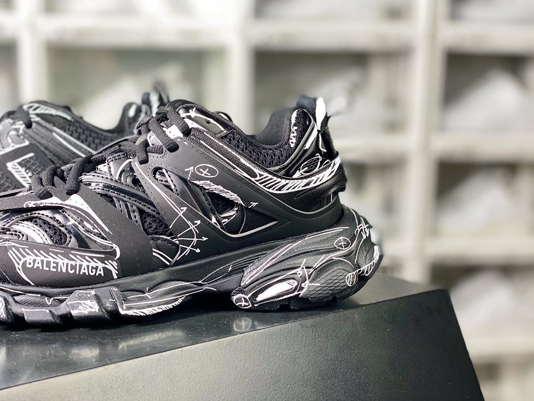 Balenciaga Track Trainers 3.0 Retro Wild Running Daddy Trendy All-match Jogging Shoes ”Black and White Graffiti” 542436 W3SR2 2315