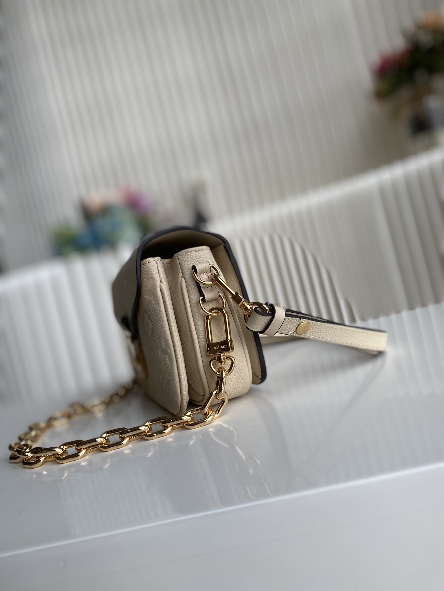 Fendi Classic Luxury Handbag Shoulder Crossbody Bag Ref 2