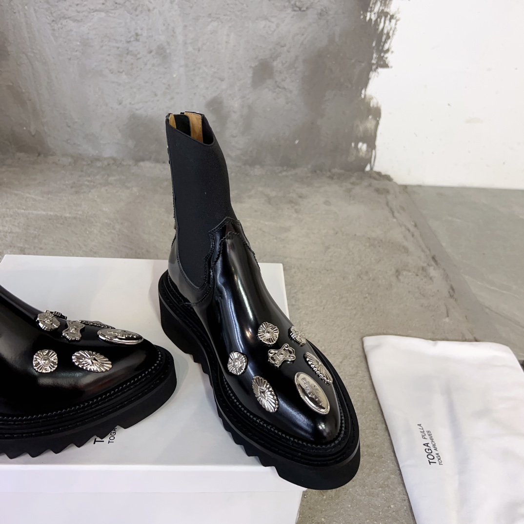 New 2023 Toga Pulla Chelsea Insignia Shoes with Beaded Cattle Skin - 图片 4