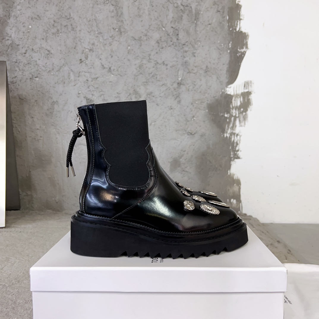 New 2023 Toga Pulla Chelsea Insignia Shoes with Beaded Cattle Skin - 图片 5