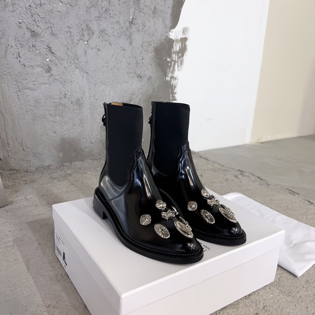 2023 Toga Pulla Chelsea Shoes: Brightest Fashion for Fall/Winter Tide! - 图片 2