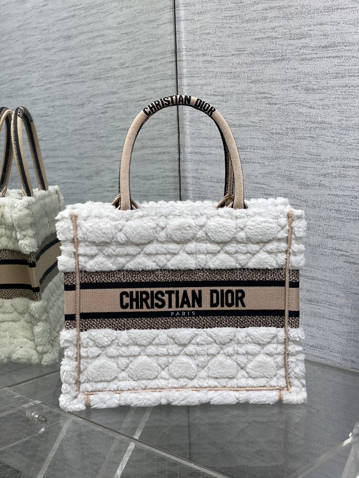Dior Book Tote Sac à main mini en peluche